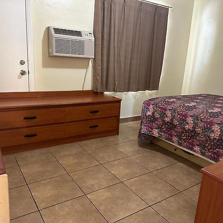 Kentucky Motel แบรเดนตัน ภายนอก รูปภาพ