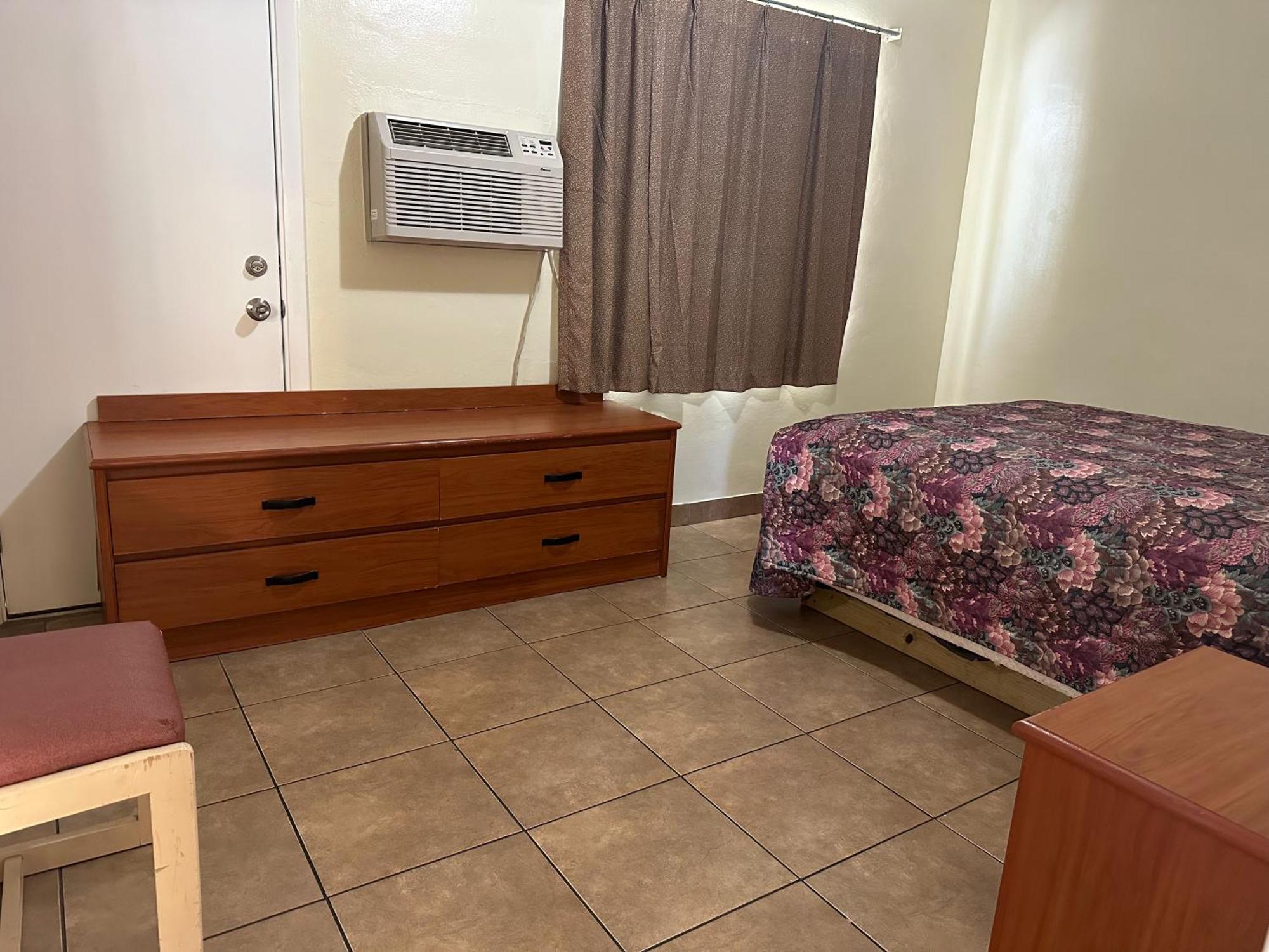 Kentucky Motel แบรเดนตัน ภายนอก รูปภาพ